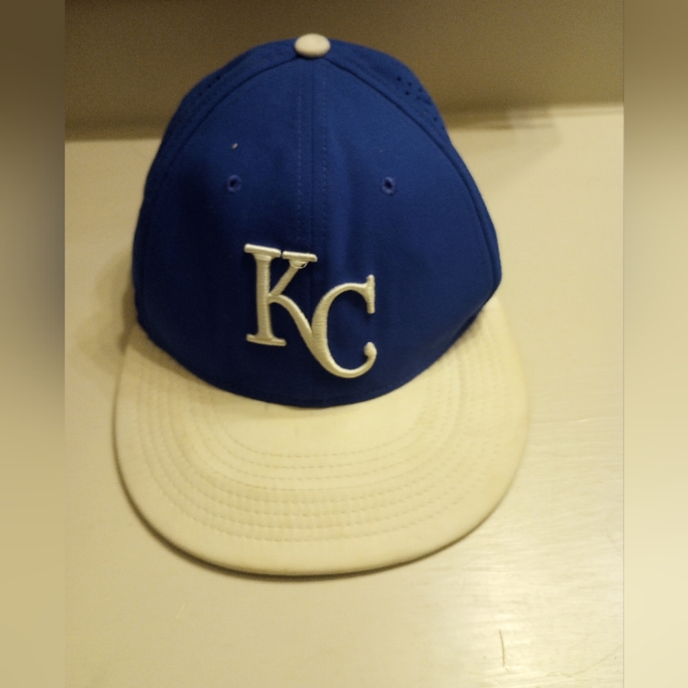 MLB Nike Dri Fit Kansas City Royals Men's Adjustable Strapback Hat - Picture 2 of 7